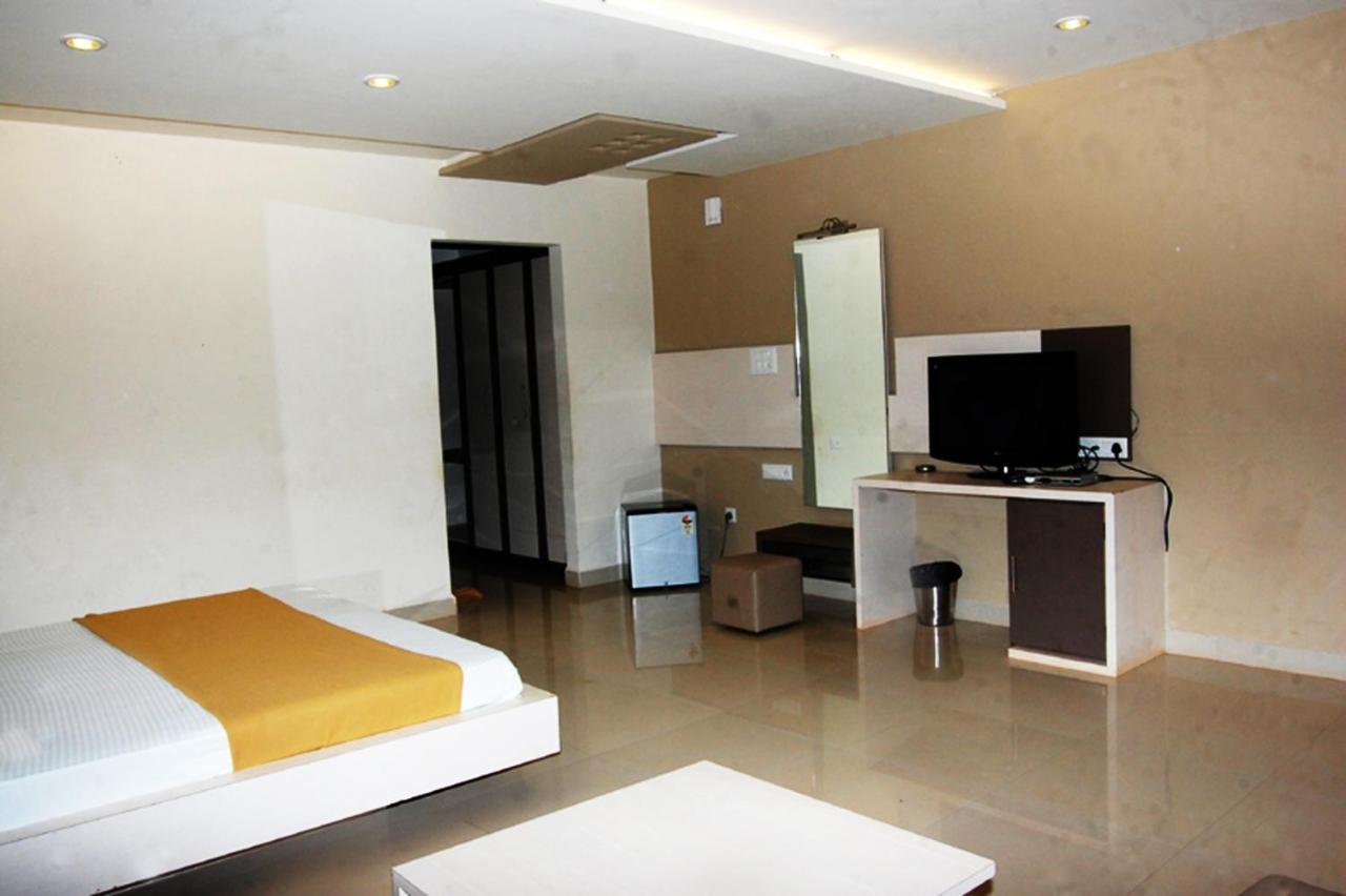 Cotton County Club And Resort Hubli Dış mekan fotoğraf