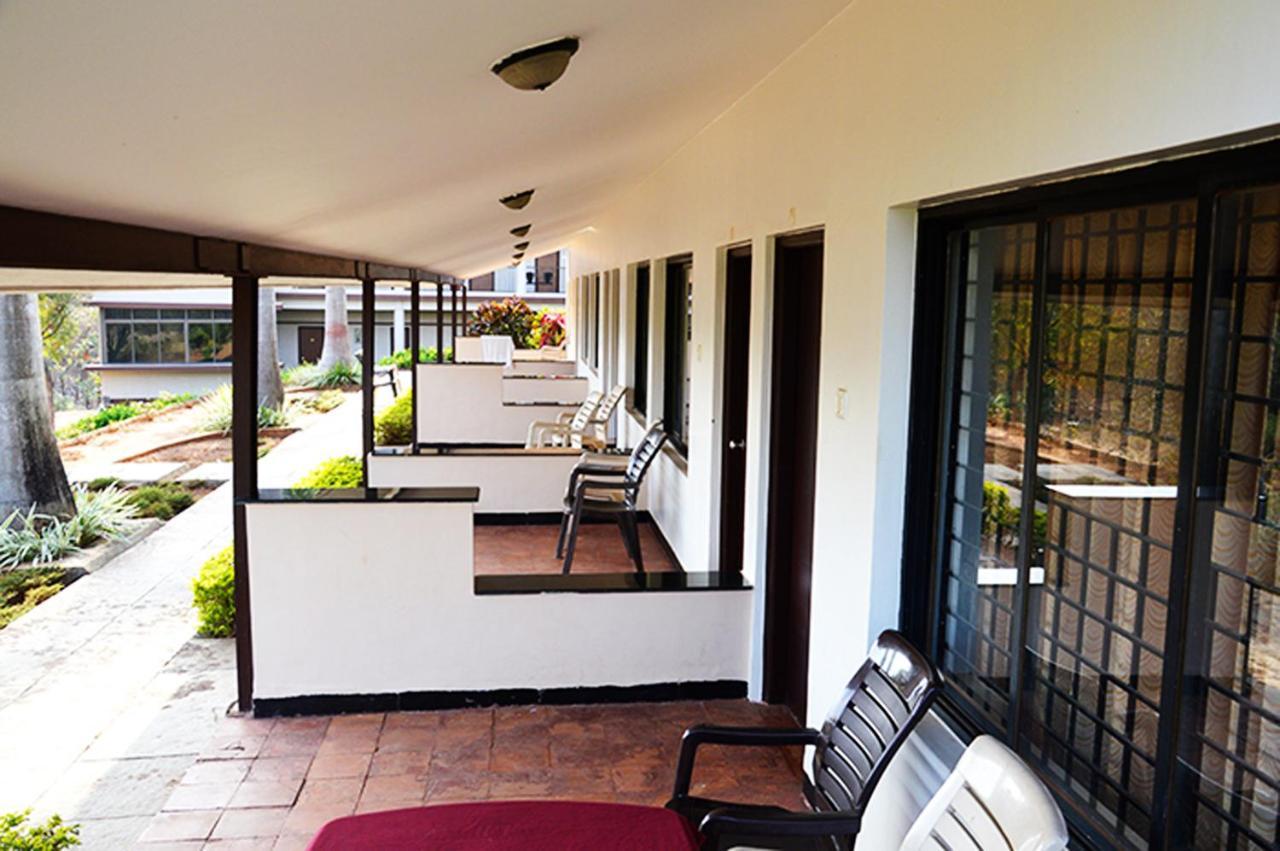 Cotton County Club And Resort Hubli Dış mekan fotoğraf