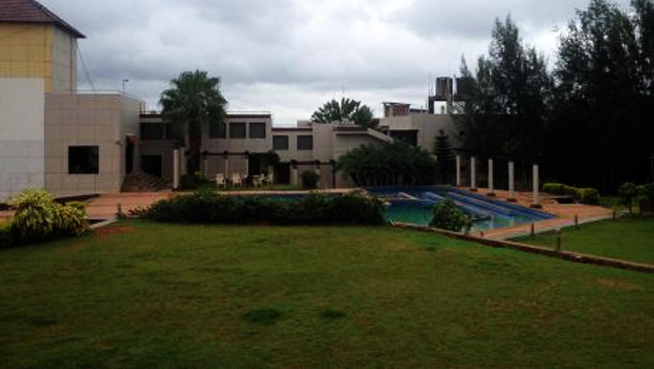 Cotton County Club And Resort Hubli Dış mekan fotoğraf