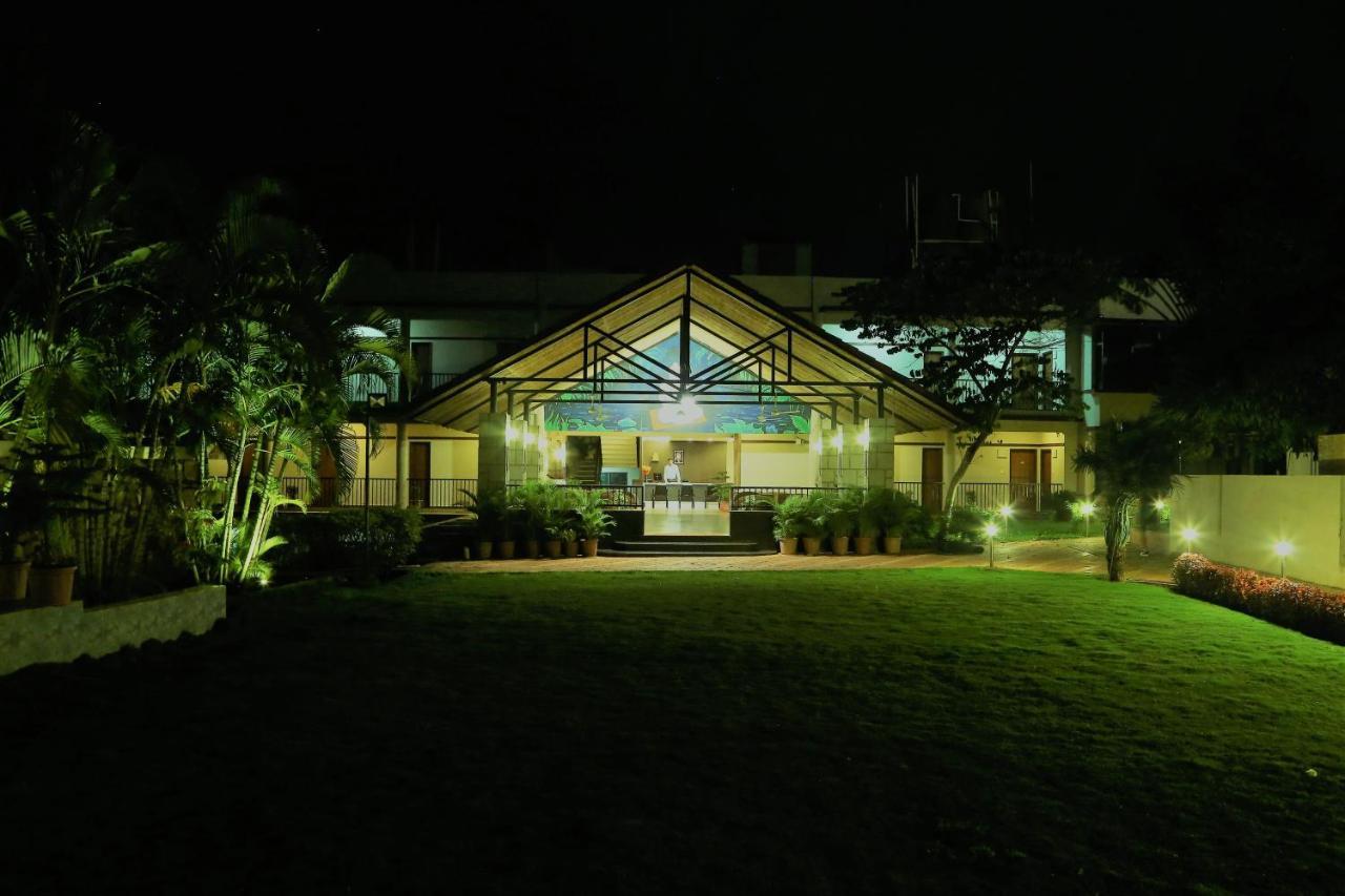 Cotton County Club And Resort Hubli Dış mekan fotoğraf